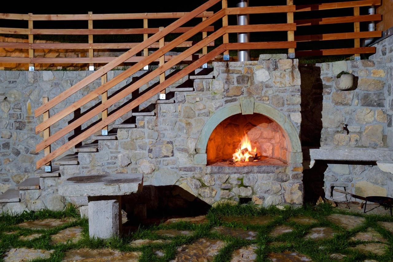Granaries Pear & Walnut Villa Tolmin Exterior foto